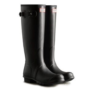 Hunter original Tall rain boots. Size 8 black NEW